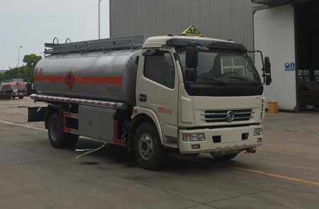 專威牌HTW5111GJYQ型東風(fēng)加油車